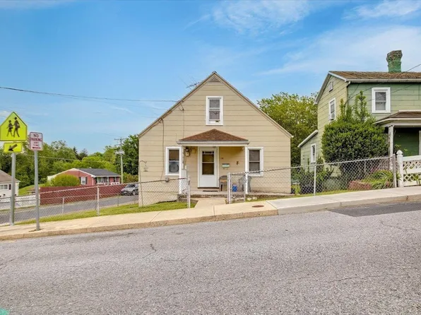 14 E Gay St, Staunton, VA 24401