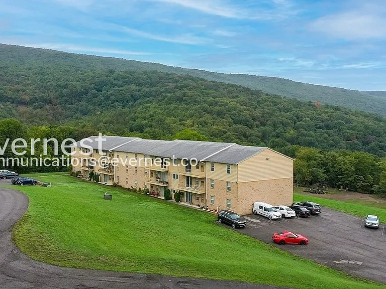 Cresap Knolls — Photo 9