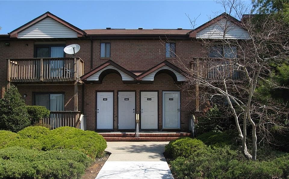 1st image of 3604 Birchwood Ct #36