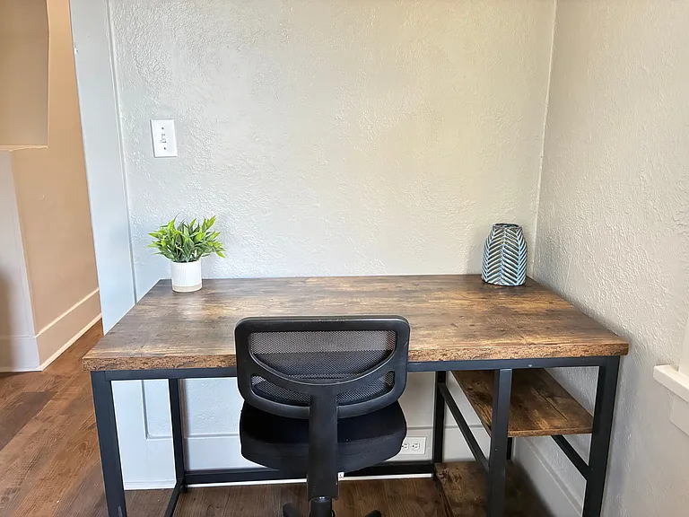 2 bed, 1.0 bath, 1024 sqft, $2,000 — Photo 6