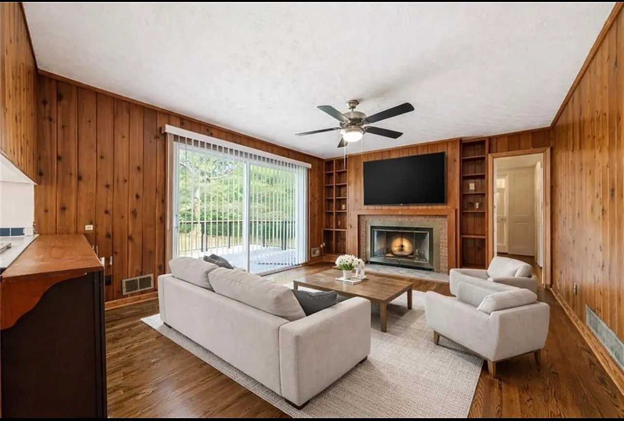 3 bed, 2094 sqft, $2,650 — Photo 4