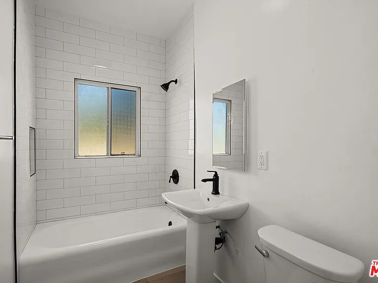 1245 S Orange St #201 — Photo 4
