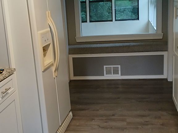 4th image of 286 Watkins Glen Dr NE