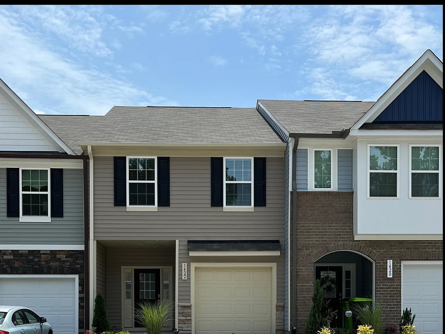 3 bed, 2.5 bath, 1618 sqft, $1,845 — Photo 2