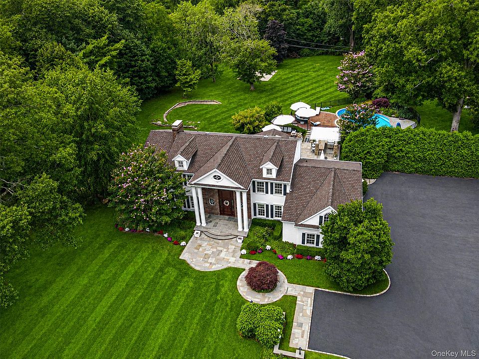 1st image of 15 Dogwood Hill