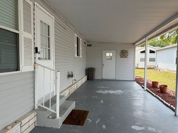 4th image of 444 Kingslake Dr #166