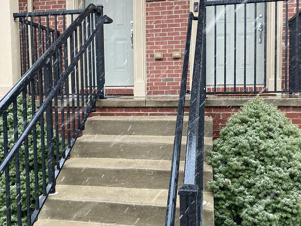 1st image of 27995 Hopkins Dr