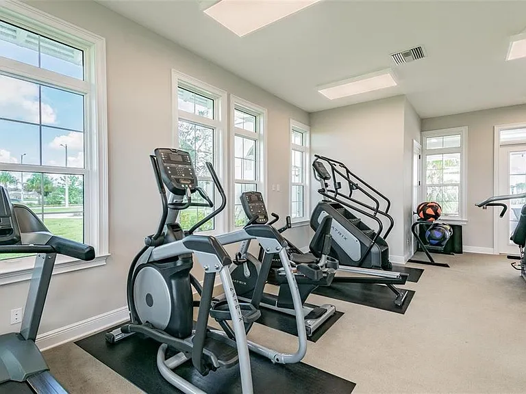 11176 Leland Groves Dr — Photo 81