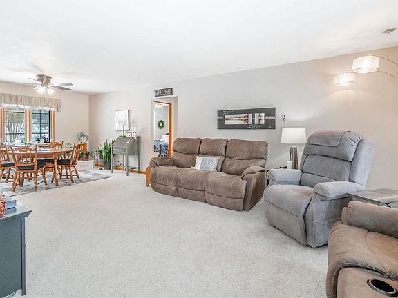 5th image of 223 Highland Dr