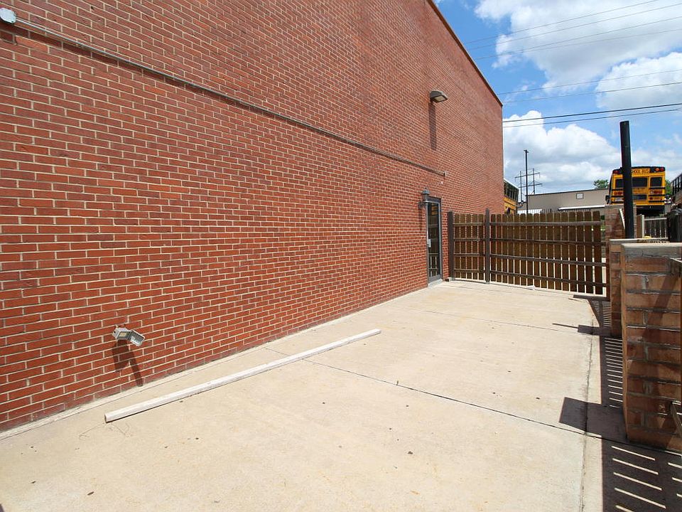 2nd image of 3200 Penn Ter Ste 121
