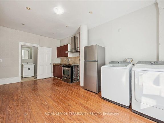 4th image of 164 Main St N #1