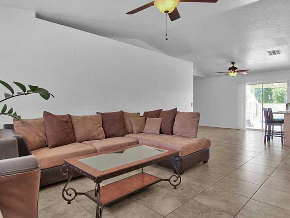 3rd image of 1092 S Ironwood Dr