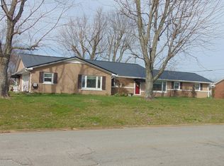 404 Robins St, Lawrenceburg, TN 38464