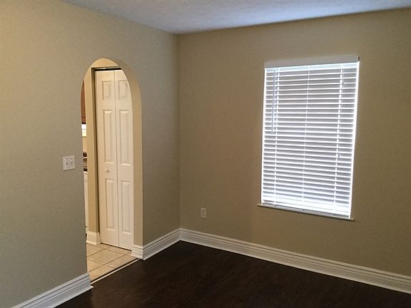 2nd image of 104 Long Hollow Dr