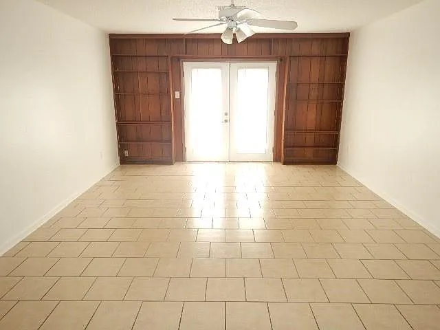 340 Woodmont St — Photo 4