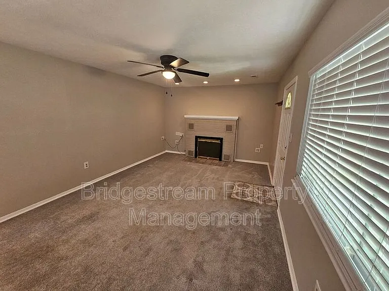 1941 Culver Ave — Photo 5