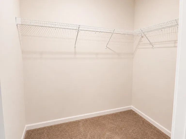637 Wooster Dr — Photo 7