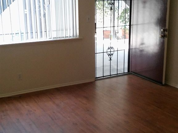 3rd image of 11984 Oxford Ave APT B