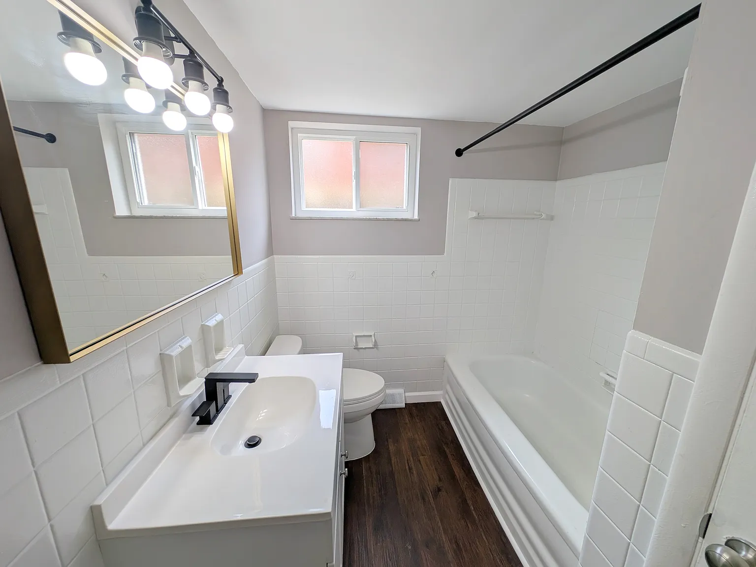 2 bed, 1000 sqft, $965 — Photo 3