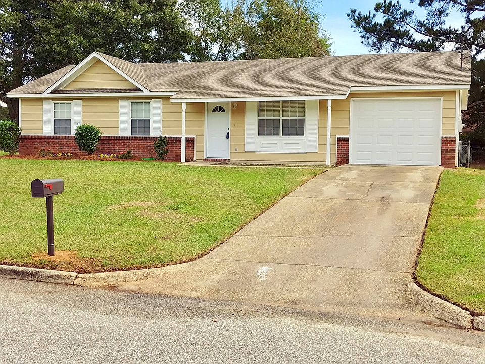1st image of 2406 Creekwood Dr