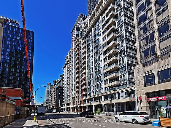 2nd image of 250 Wellington St W Suite Penthouse 31
