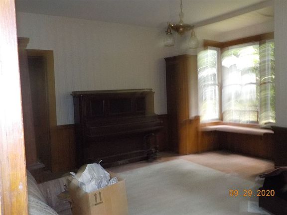 3rd image of 9596 Singers Glen Rd