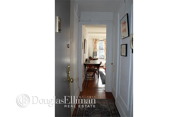 Sold by Douglas Elliman | media 21