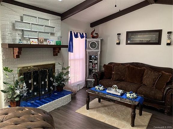 3rd image of 307 Clearwater Dr