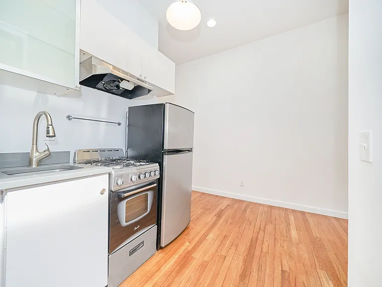 132 W 109th St #5B — Photo 8