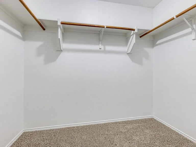 9709 Thomas Jefferson Dr — Photo 18