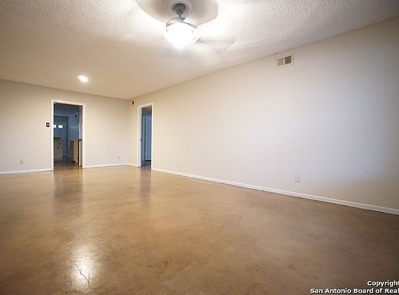 2nd image of 626 Chauncey Dr APT 1