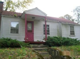 17 Seneca Rd, Watertown, CT 06795