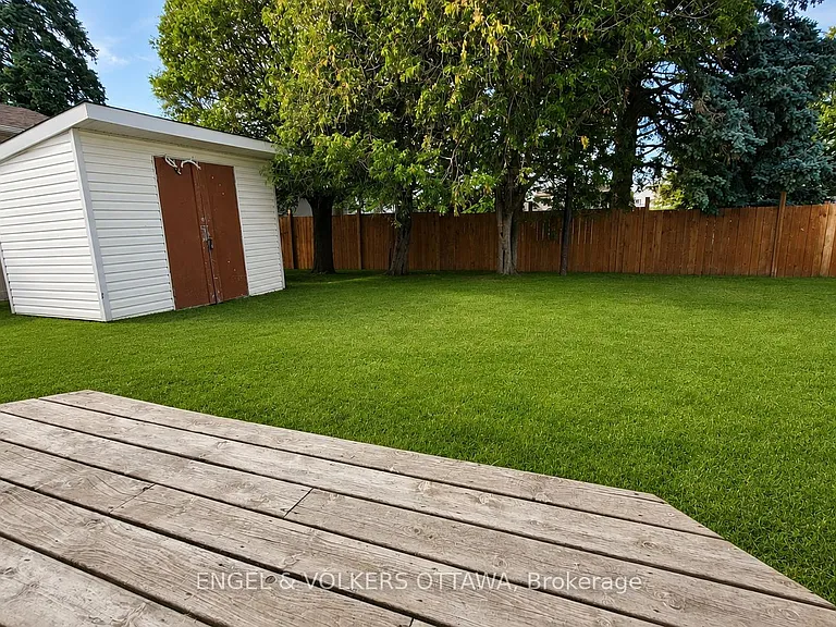 728 Laval St — Photo 14