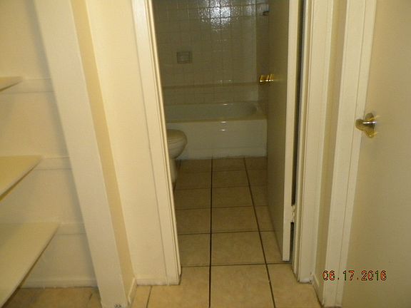 4th image of 4300 N Lamont St APT 254