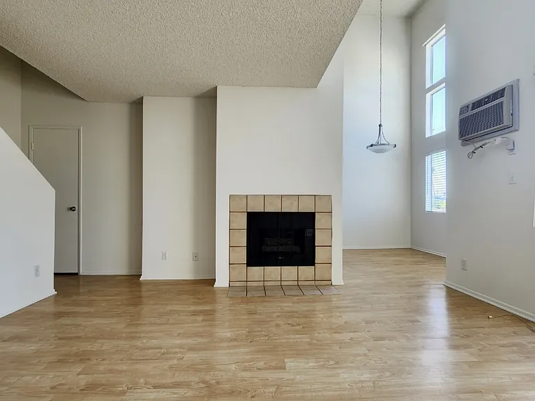 3750 Kelton Ave #202 — Photo 6