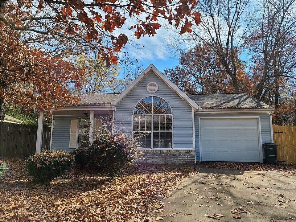 1st image of 565 E Evergreen Ln