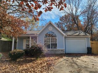565 E Evergreen Ln, Fayetteville, AR 72703