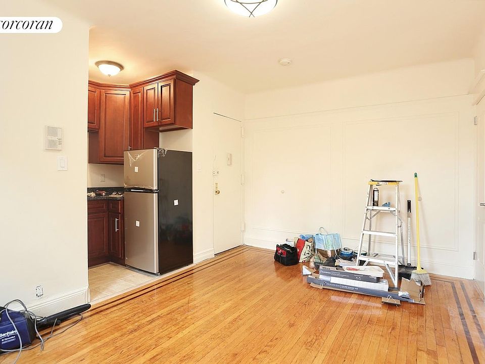 2nd image of 49 Willow St APT 4F