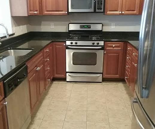 3rd image of 200 Oakland St #4