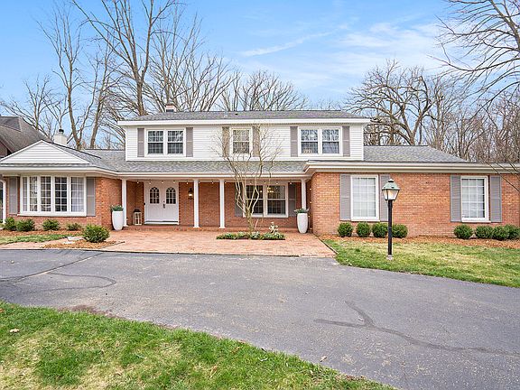 2nd image of 1425 Holiday Ln