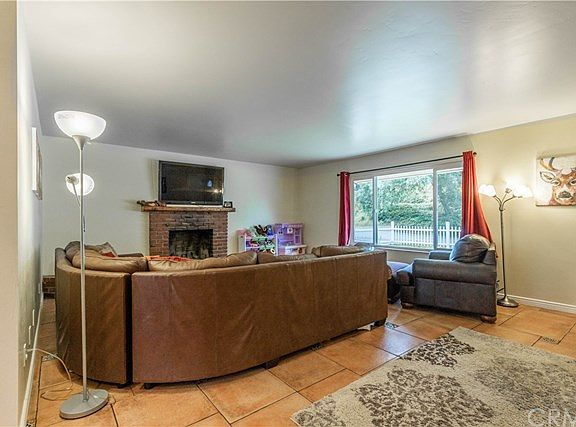 4th image of 5570 Valentina Ave