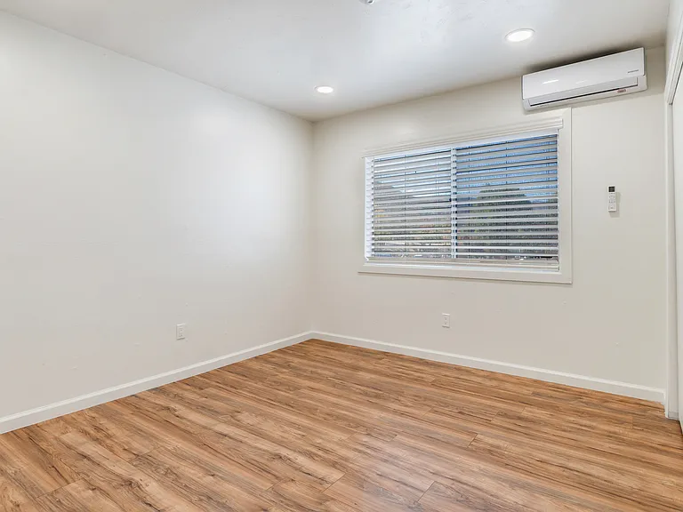 33073 Buena Vista St — Photo 11