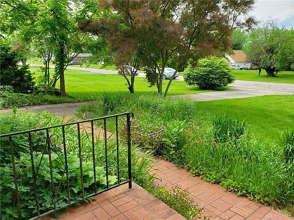 3rd image of 3097 Wolfe Dr