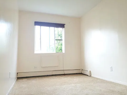 Rented by Bedford Realty USA Corp | media 10