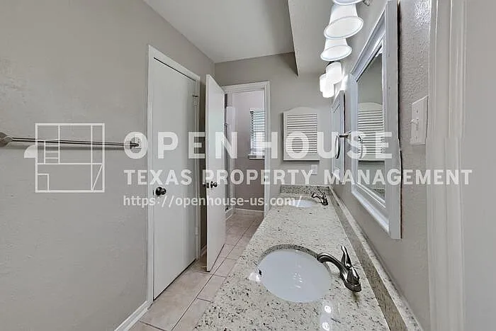 1954 Round Spring Dr — Photo 10