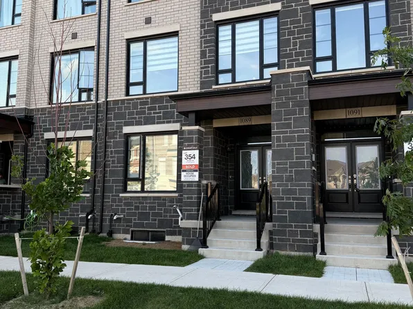 1089 Wheat Boom Dr, Oakville, ON