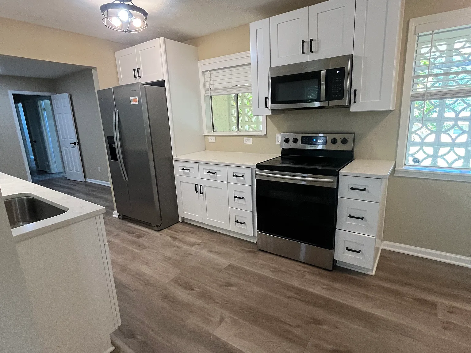 3 bed, 1346 sqft, $2,500 — Photo 3