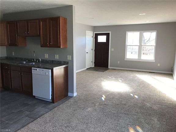 5th image of 442/444 Bank Ln SE