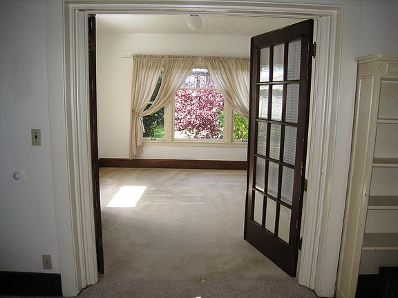 2nd image of 4210 12th Ave NE APT A