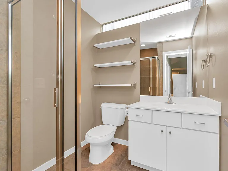 2605 Calumet St #38 — Photo 7